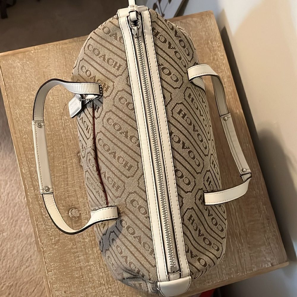 COACH SIGNATURE CANVAS SATCHEL - Picture 4 of 9